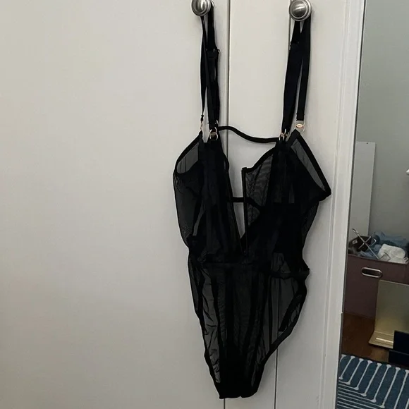 {{bluebella}} Elizabeth Sheer Mesh Bodysuit - Picture 6 of 8